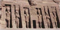 Templo de Nefertari, espaso de Ramses II