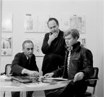 Leo Castelli, Ivan Karp y Andy Warhol, 1966. Creditos: Sam Falk/The New York Times/Redux