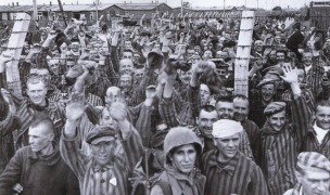 Presos españoles en un campo de concentración