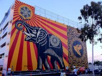 OBEY, 'Peace Elephant', pared de la biblioteca de West Hollywood en Los Ángeles