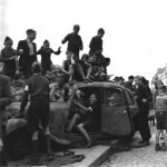 Lee Miller, 1944, Niños jugando tras la liberación de Paris