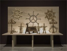 Vista de la exposici&oacute;n Maruja Mallo: M&aacute;scara y comp&aacute;s. Museo Nacional Centro de Arte Reina Sof&iacute;a