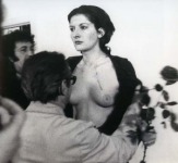 Marina Abramovic y la obra Rhythm 0 de 1974