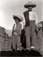 Tina Modotti 1926 "Niño y joven campesinos"