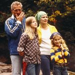Paul Newman y Joanne Woodward, con sus hijas Lissy, izquierda y Clea