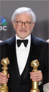 Steven Spielberg en los Globos de Oro, en los que se hizo con los premios a mejor película dramática y mejor dirección por su historia semiautobiográfica "Los Fabelman"