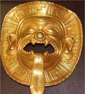 Máscara de oro de Tumaco, considerada única en su género, localizada en el aeropuerto de Barajas, España