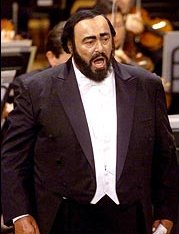 Luciano Pavarotti, murió ayer a las cinco de la mañana en su residencia italiana de Módena de un cáncer de páncreas, a los 71 años